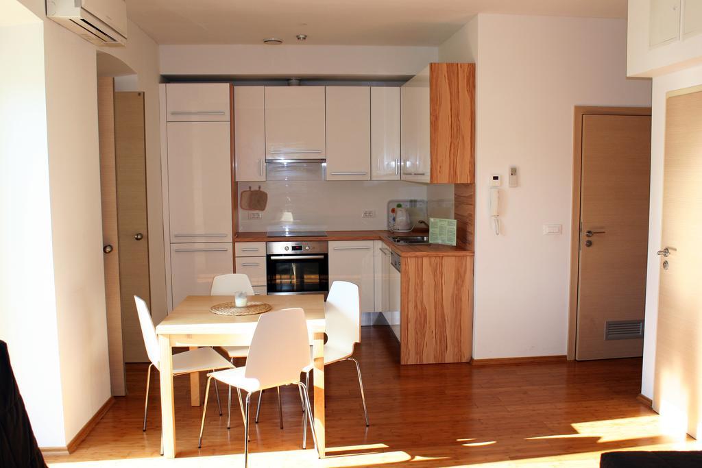 Park Apartments Izola Eksteriør billede