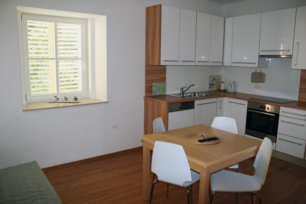 Park Apartments Izola Eksteriør billede